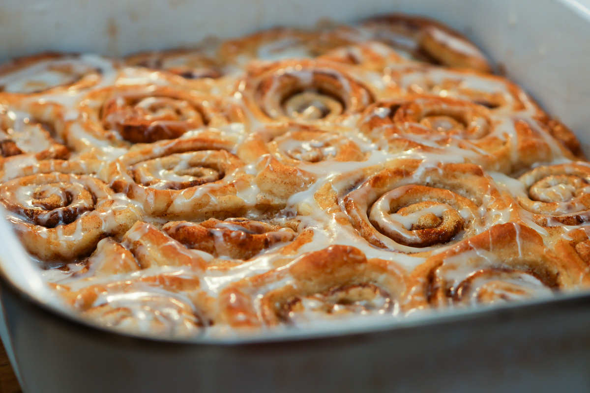 Fresh glazed cinnamon rolls, a classic use for Spice Czar Ground Cinnamon. Photo by Whodunit1978 via Wikimedia Commons, CC BY-SA 4.0.