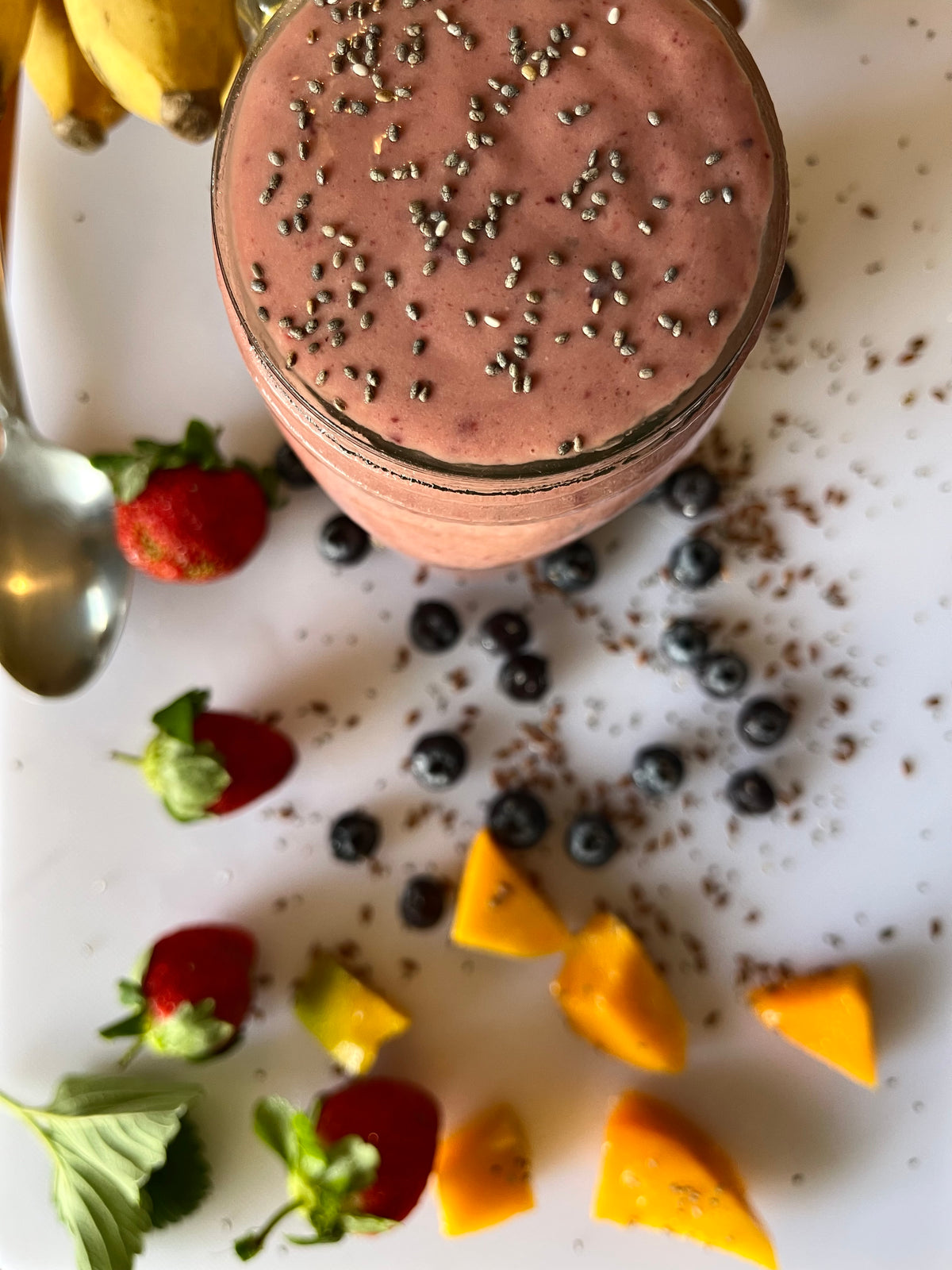 High-resolution fruit and peanut butter smoothie, a popular use for Spice Czar Peanut Butter Powder. Wikimedia Commons image.