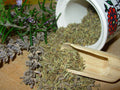 Green herb-forward dried seasoning with rosemary, sage, oregano and fennel-like texture, representing Spice Czar Breakfast Sausage Seasoning. Photo by French Tart-FT via Wikimedia Commons, CC BY 2.0.