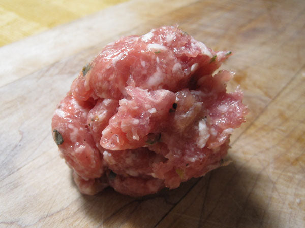 Homemade garlic-sage breakfast sausage, a serving idea for Spice Czar Breakfast Sausage Seasoning. Photo by TheDeliciousLife via Wikimedia Commons, CC BY 2.0.