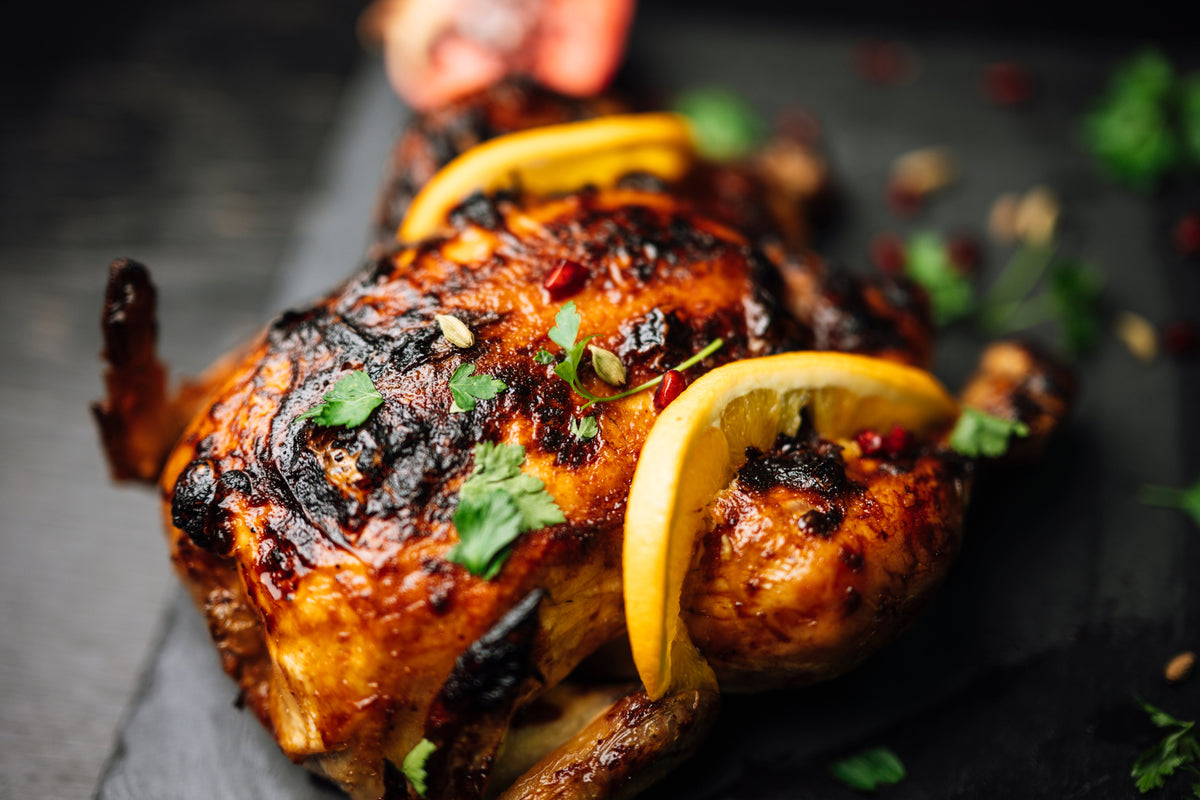 Grilled chicken with lemon and herbs, a serving idea for Spice Czar Citrus Seasoning. Photo by Shixart1985 via Wikimedia Commons, CC BY 2.0.