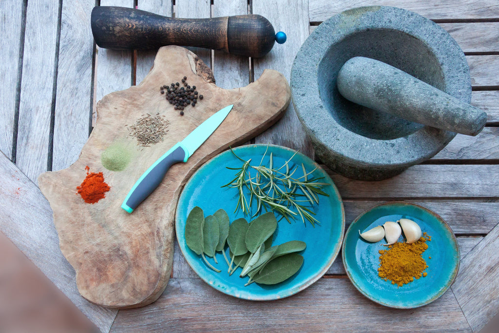 Mediterranean seasoning ingredients including rosemary, pepper, paprika and garlic representing Spice Czar Gyro Seasoning. Pixabay image via Pexels, CC0/free to use.