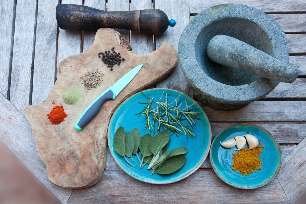 Mediterranean seasoning ingredients including rosemary, pepper, paprika and garlic representing Spice Czar Gyro Seasoning. Pixabay image via Pexels, CC0/free to use.