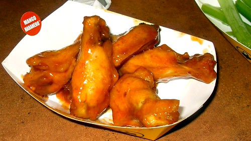 Mango habanero chicken wings, a serving idea for Spice Czar Habanero Mango Chicken Rub. Photo by Bob B. Brown via Flickr, CC BY 2.0.